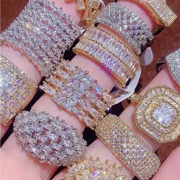 Mystery jewelry box make an offer - Picture 9 of 16